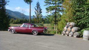 vintage car at recline ridge winery