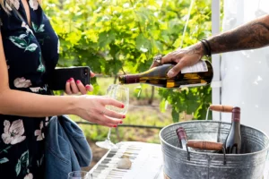 wine pouring oliver osoyoos wine festival event