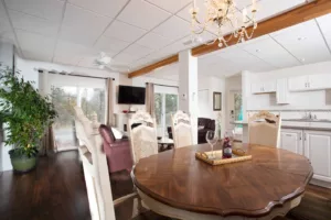 dining area at vacation rental suite in kelowna bc