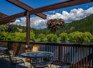 restaurant patio at st andrews by the lake golf course